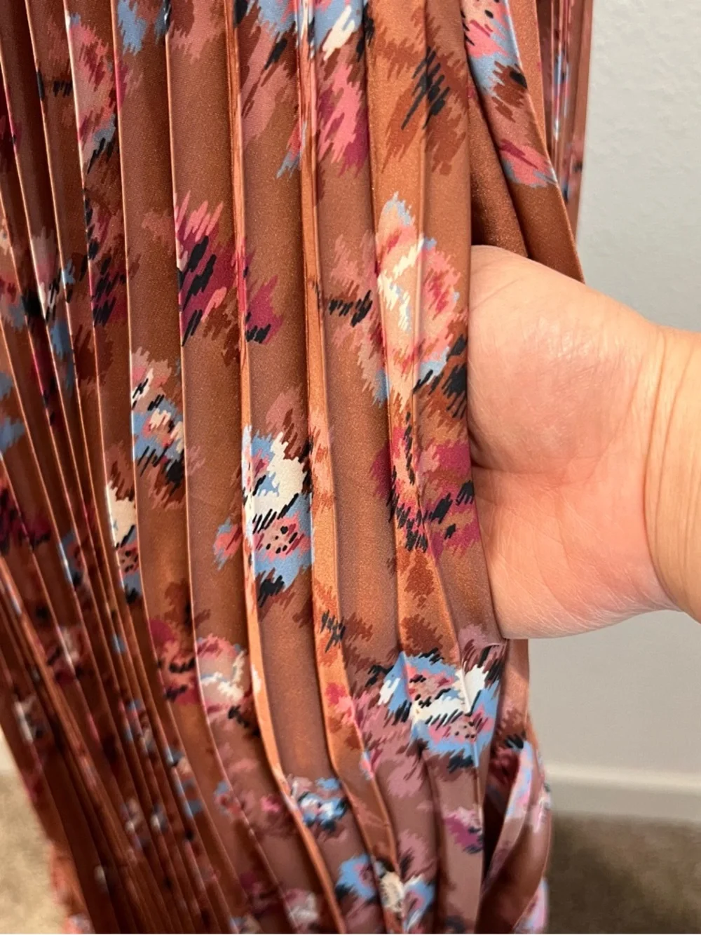 BHLDN Maya Pleated V-Neck Midi Dress - Picture 9 of 16